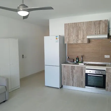 Апартаменти Island Iv544